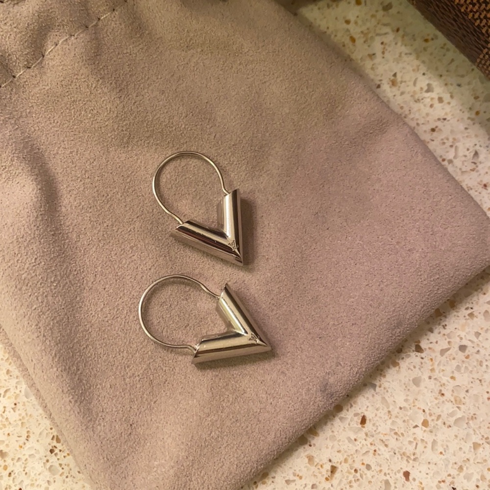 Lv earings